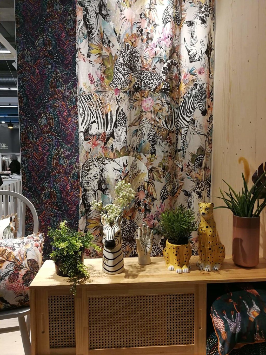 Zasłona z motywem zwierzęcym zaprezentowana na targach Heimtextil Frankfurt 2020