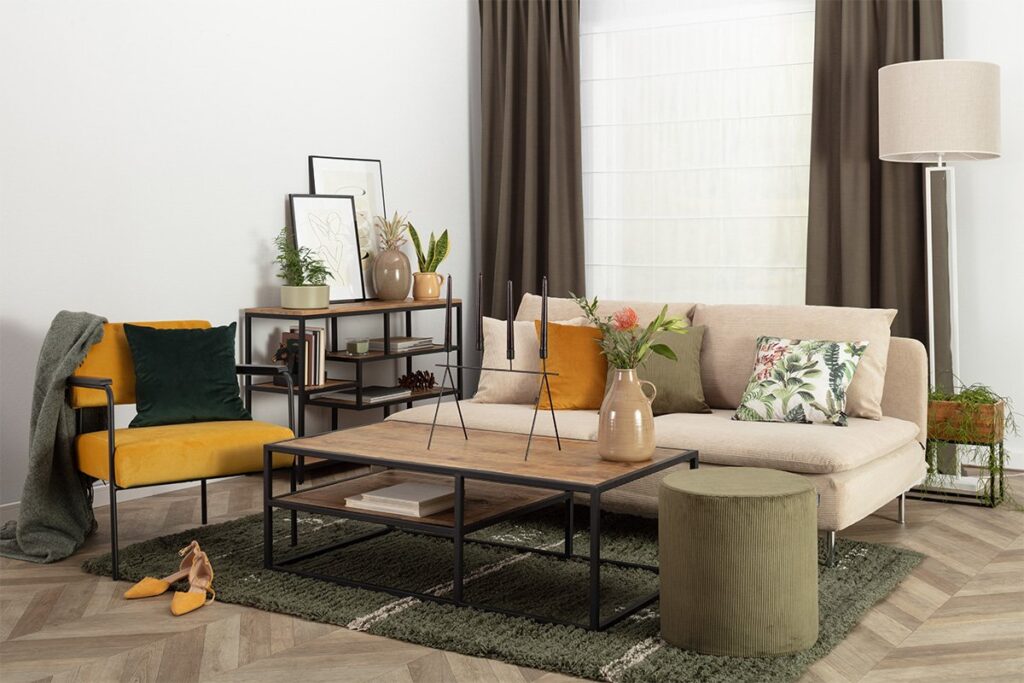 Nowe życie starych mebli dzięki pokrowcowi na sofę IKEA