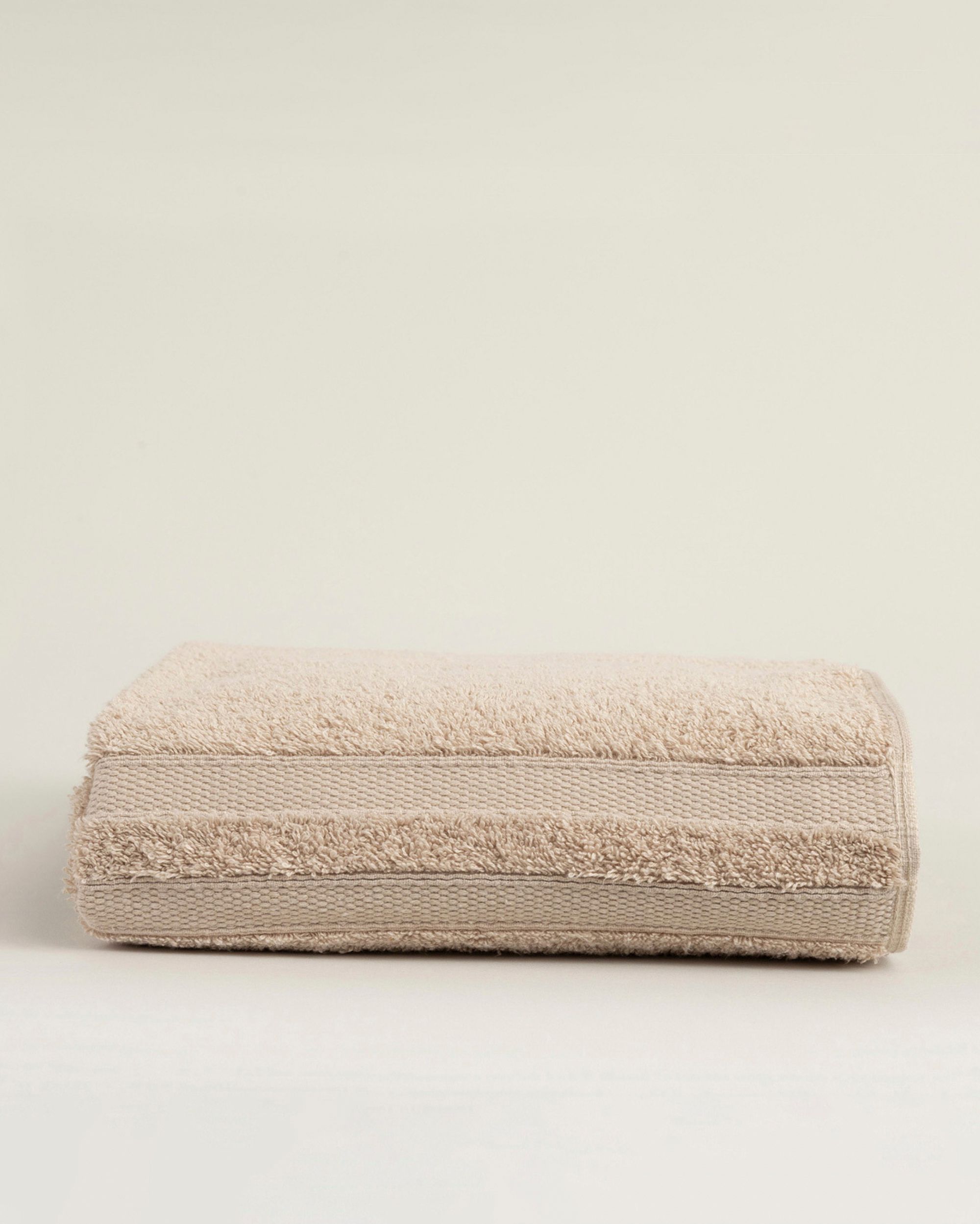 Ręcznik Essence 70x140 cm warm beige