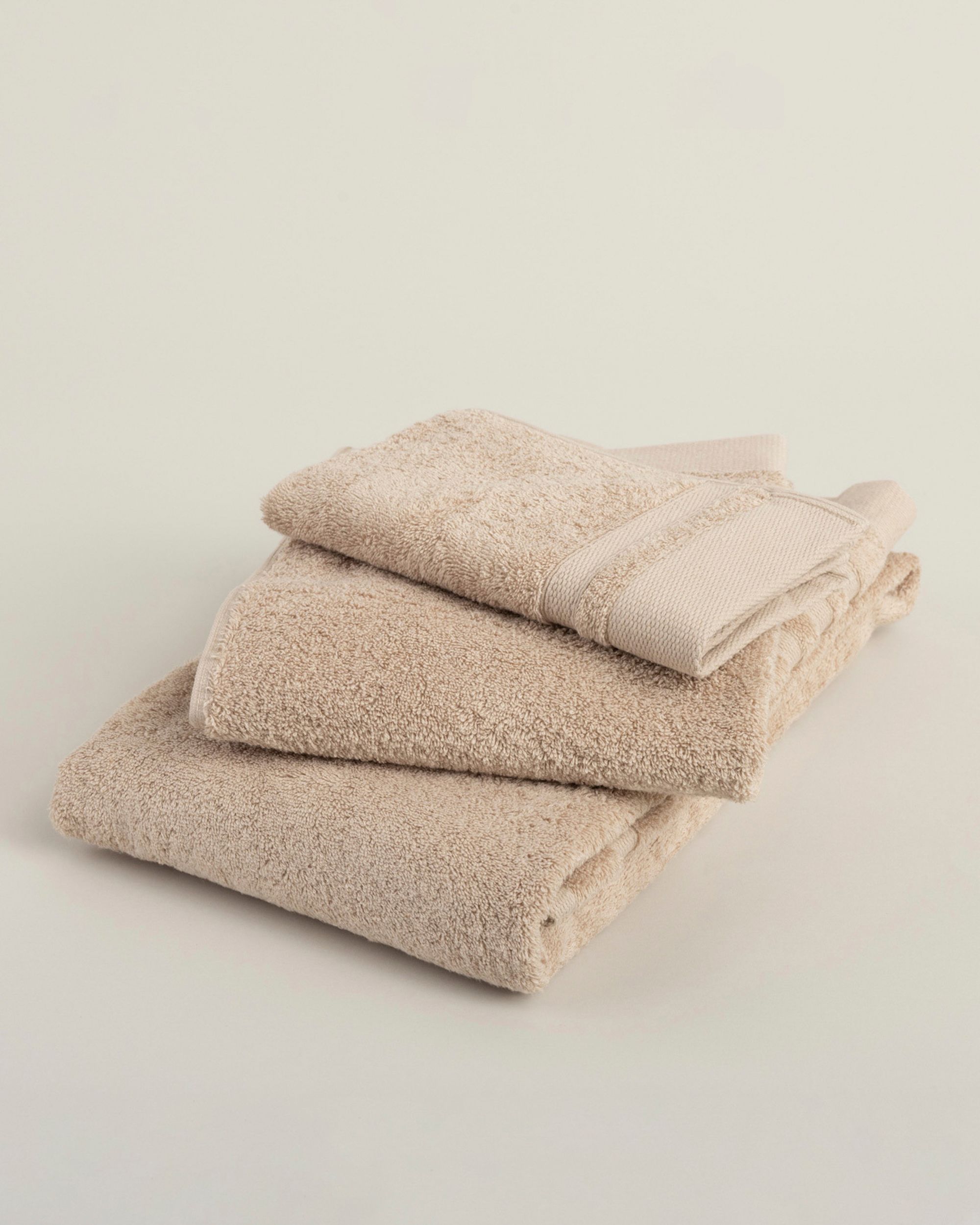 Ręcznik Essence 70x140 cm warm beige (hover)