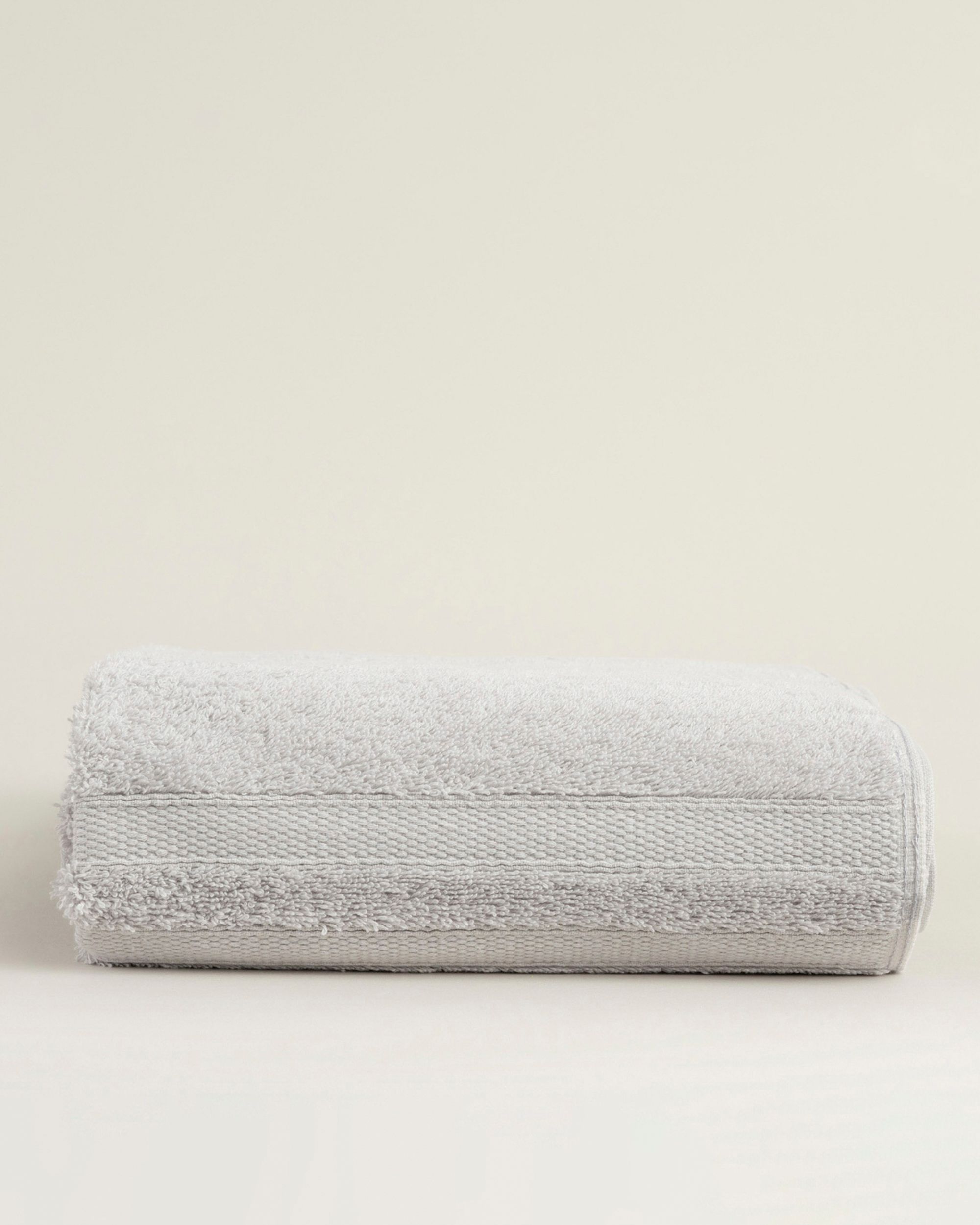 Ręcznik Essence 70x140 cm light grey