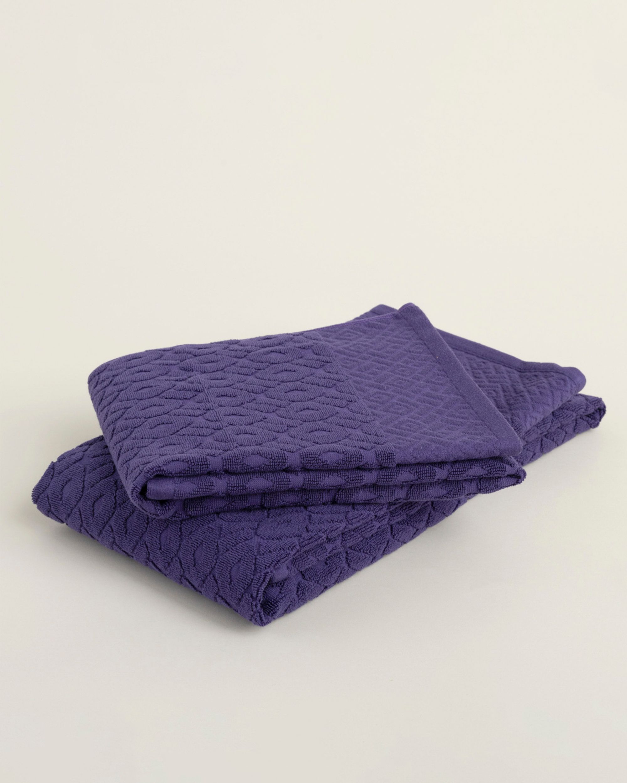 Ręcznik Lattice 70x140 cm deep violet (hover)