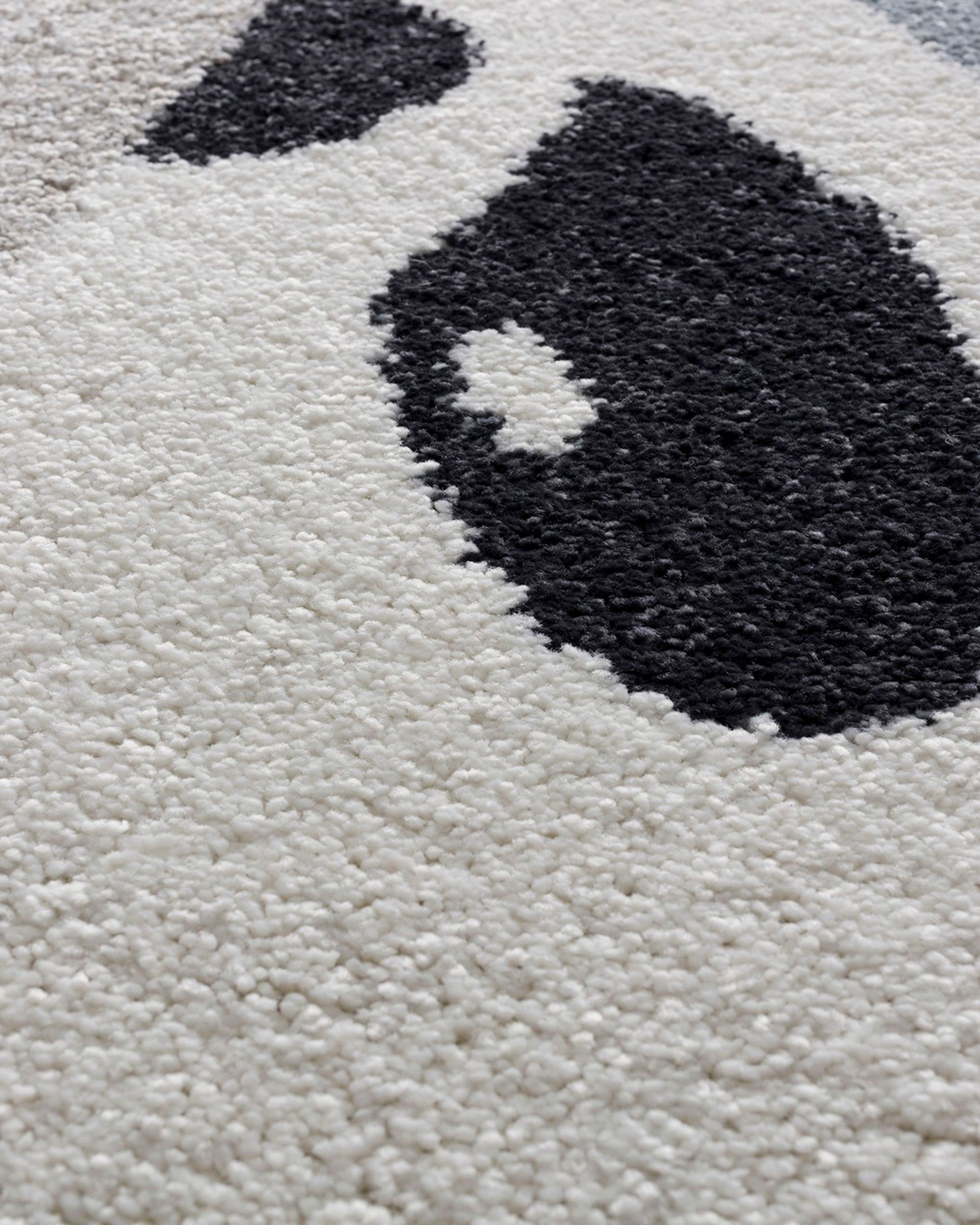 Dywan Shy Panda 120x170cm (hover)